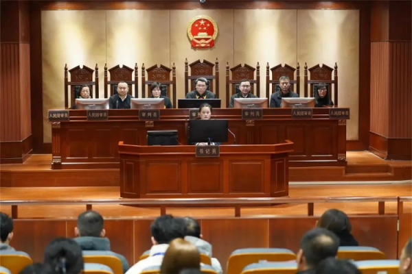 米涂配资 “开国少将被造谣成叛徒”案宣判：三名自媒体博主道歉、赔偿