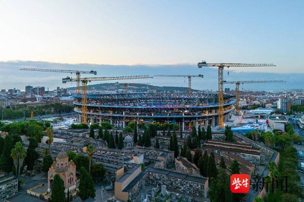 天牛配资 聚光灯下的尴尬，巴萨金球奖现场再遭追问诺坎普归期